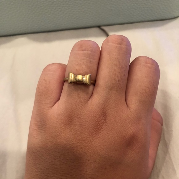Gold Bow Ring - Picture 2 of 3